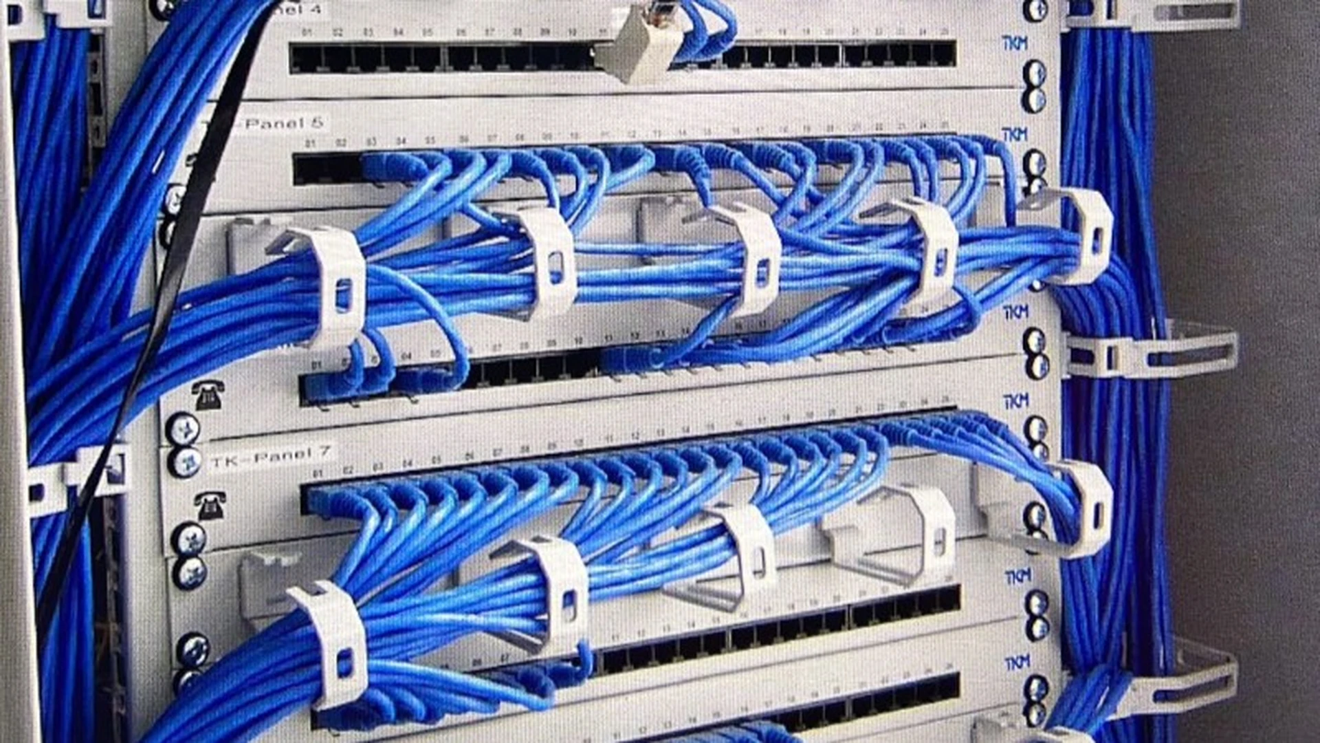 Strukturierte Verkabelung am TK-Patchpanel